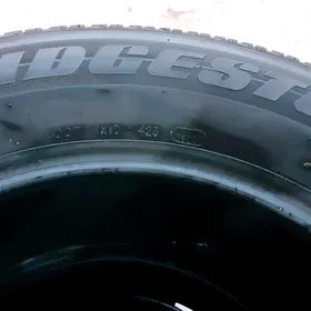 Teker BRIDGESTONE  245 60 R18