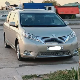 Toyota Sienna 2016