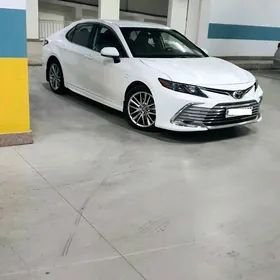 Toyota Camry 2021