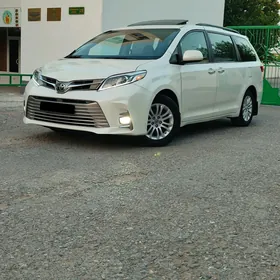 Toyota Sienna 2016