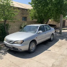 Nissan Primera 2000