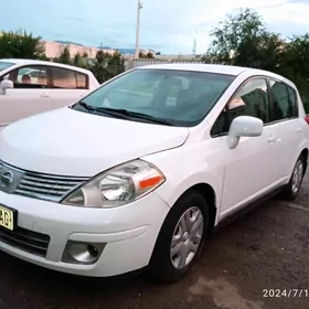 Nissan Versa 2011