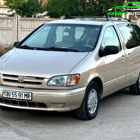 Toyota Sienna 1999