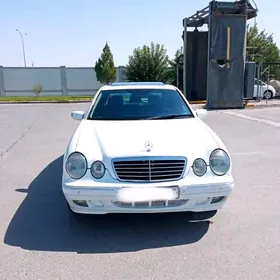 Mercedes-Benz E320 2000