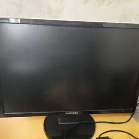 kompyuter monitor