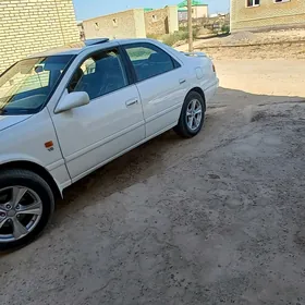 Toyota Camry 2000