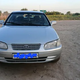 Toyota Camry 2000