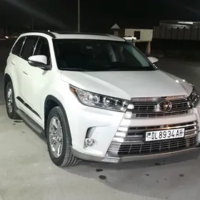 Toyota Highlander 2019