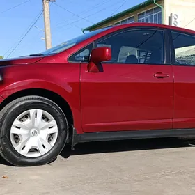 Nissan Versa 2010