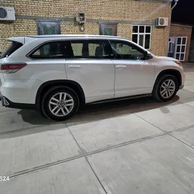 Toyota Highlander 2016