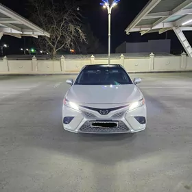 Toyota Camry 2018