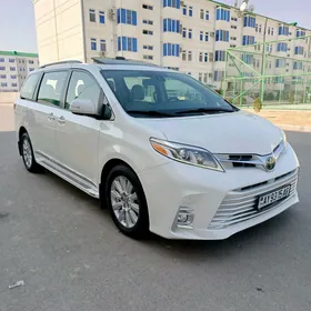 Toyota Sienna 2018