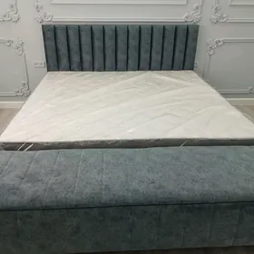 новый спальня кровать и камод