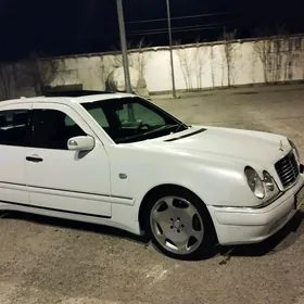 Mercedes-Benz E320 1999