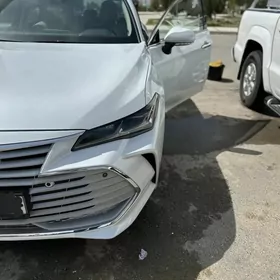 Toyota Avalon 2019