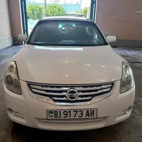 Nissan Altima 2011