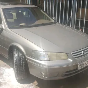 Toyota Camry 2000