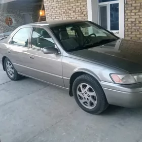 Toyota Camry 1999