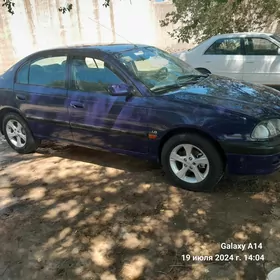 Toyota Avensis 1999