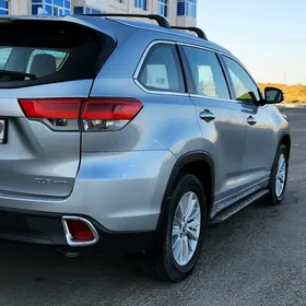 Toyota Highlander 2018