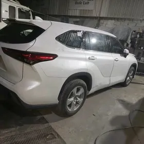 Toyota Highlander 2021