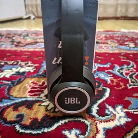 JBL nausnik