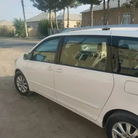 Toyota Sienna 2004