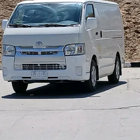 Toyota Hiace 2021