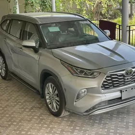 Toyota Highlander 2020