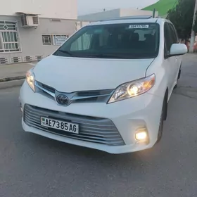 Toyota Sienna 2020