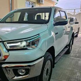 Toyota Hilux 2024