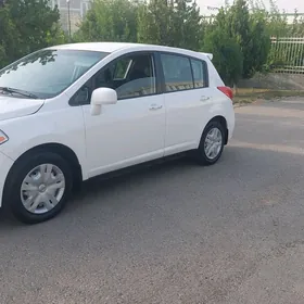 Nissan Versa 2011