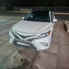 Toyota Camry 2018