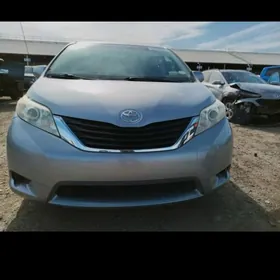 Toyota  Sienna  2015