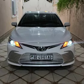 Toyota Camry 2021