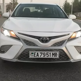 Toyota Camry 2018