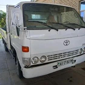 Toyota Dyna 2000