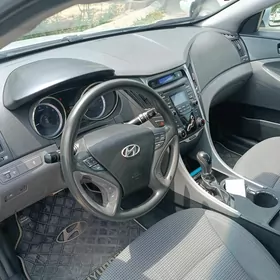 Hyundai Sonata 2011