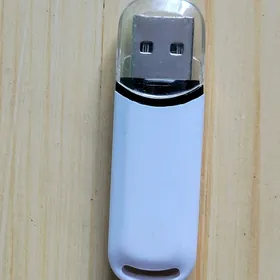 USB fleşka 2 GB (Флеш память)