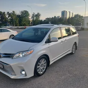 Toyota Sienna 2019