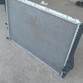 E39 BMW radiýator