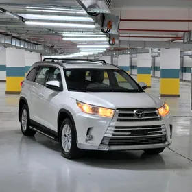 Toyota Highlander 2019