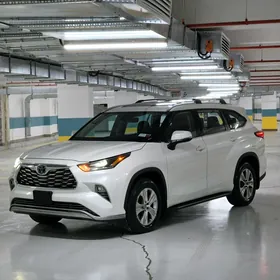 Toyota Highlander 2021