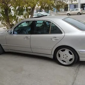 Mercedes-Benz E-Class 2001