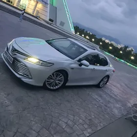 Toyota Camry 2020