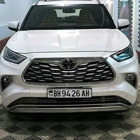 Toyota Highlander 2021