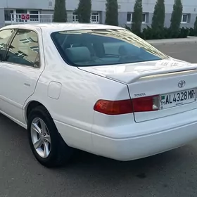 Toyota Camry 2000