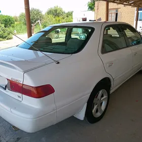 Toyota Camry 2000