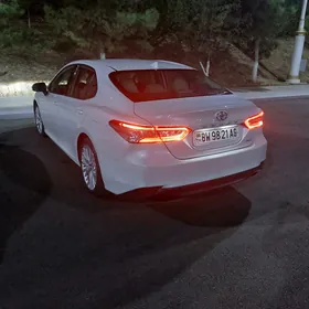 Toyota Camry 2019