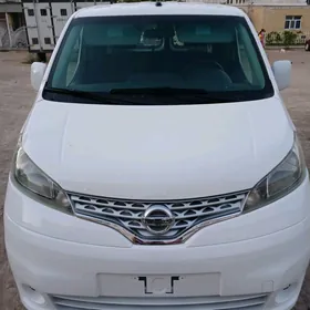 Nissan NV200 2021